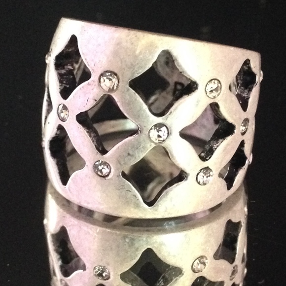 NEW Premier Designs Ring Brushed Silver Crystals - Picture 1 of 7